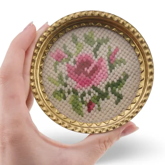 Suport pahar vintage din metal cu broderie florala roz deschis, 9cm, imagine 3