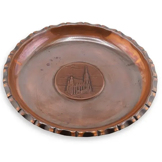 Tava vintage din cupru gravata, model catedrala Viena, 22cm