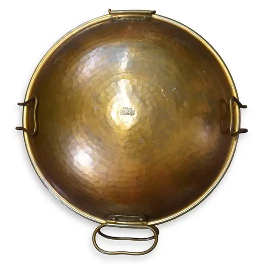 Vas vintage din cupru ciocanit manual cu interior cositorit și manere laterale, 29cm