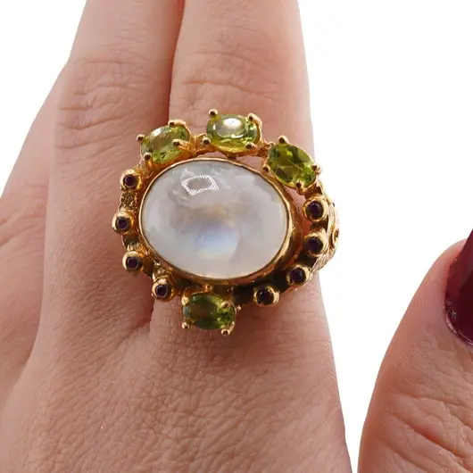Inel din argint 925 placat cu aur 14k cu Piatra lunii centrala si Peridot cu Granat incrustate, marimea 58, imagine 4