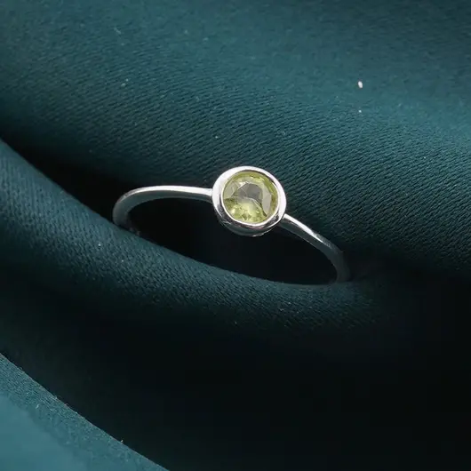 Inel din argint 925 subtire cu Peridot, marimea 54 - montura rotunda, imagine 3