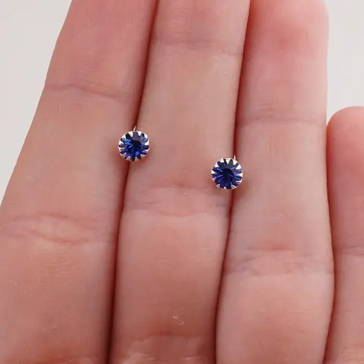 Cercei cu surub din Argint 925 si zircon albastru inchis, 4-5mm, imagine 3