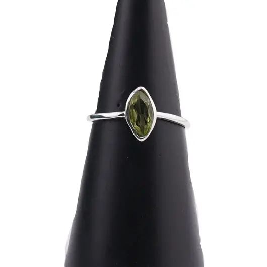 Inel din argint 925 subtire cu Peridot, marimea 52 - montura oval ascutit, imagine 4