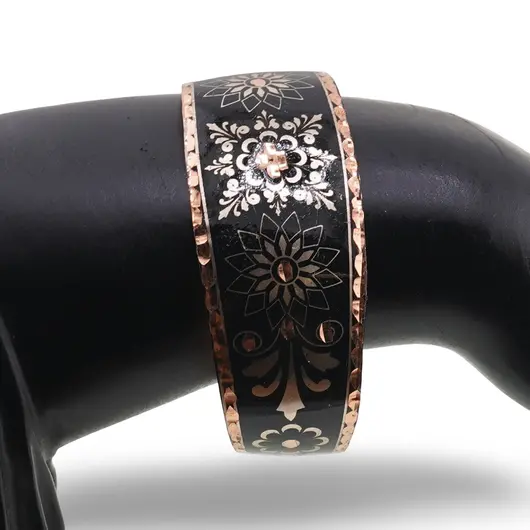 Bratara reglabila lata din cupru cu design floral pe fond negru, imagine 3