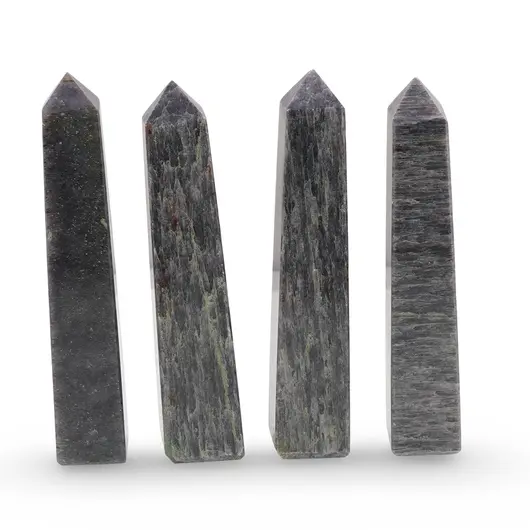 Turn / Obelisc cu patru fatete Amfibolit, 90-110g