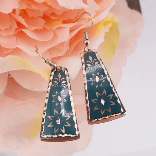 Cercei din cupru trapezoidali, model stele florale cu fundal turcoaz, imagine 2