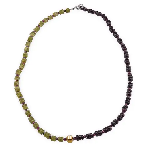Colier Granat verde si Granat almandin rondele 5-6mm, sfere 3mm si element din Hematit auriu 7mm
