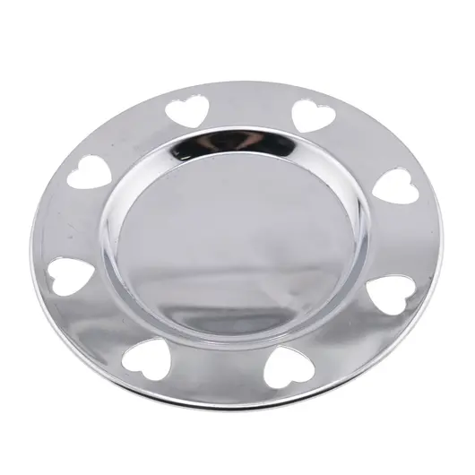 Farfurie metalica decorativa vintage cu decupaje in forma de inima, 13cm