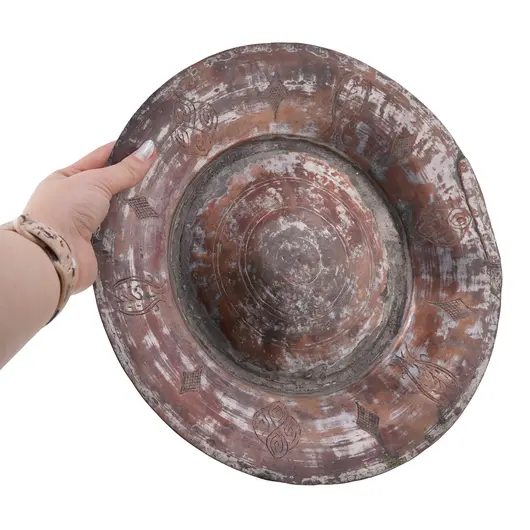 Tava rustica vintage metalica cu simboluri gravate, 30cm, imagine 3
