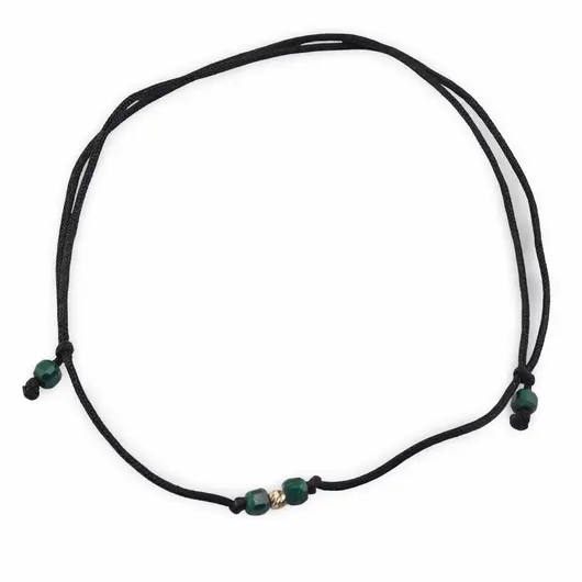 Bratara reglabila pe snur negru cu Malachit cuburi fatetate 3mm si un bumb de aur