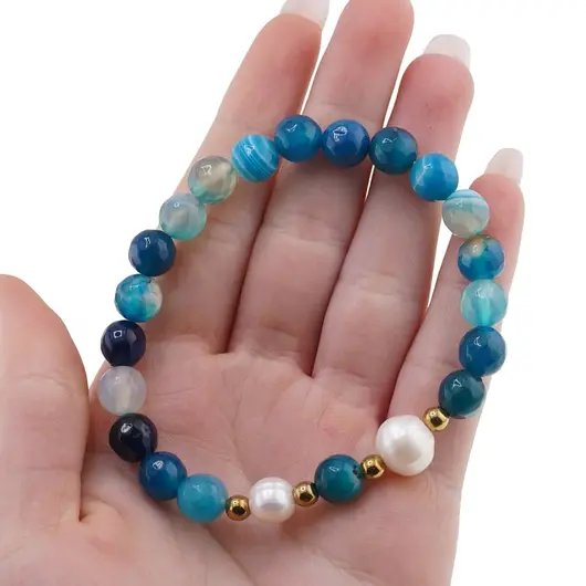 Bratara pe elastic Perle de cultura, bumbi aurii si Agat albastru dantelat sfere fatetate 8mm, imagine 3