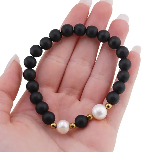 Bratara pe elastic Perle de cultura, bumbi aurii si Onix sfere mate 8mm, imagine 3