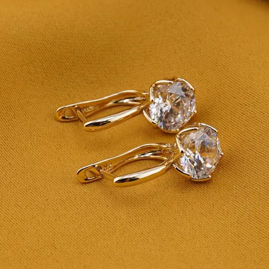 Cercei din cupru placat cu aur galben 18k, model clasic cu zirconiu, imagine 2