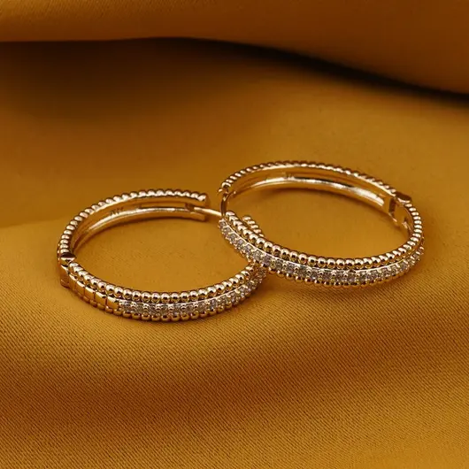 Cercei din cupru placat cu aur galben 18k, model creole cu zirconii, imagine 2