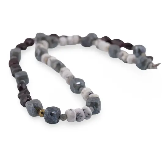 Colier Granat neunifrom 8-10mm, Opal dendritic discuri fatetate 6mm, Labradorit diamantat cuburi fatetate 7-8mm si sfere 3mm, imagine 2