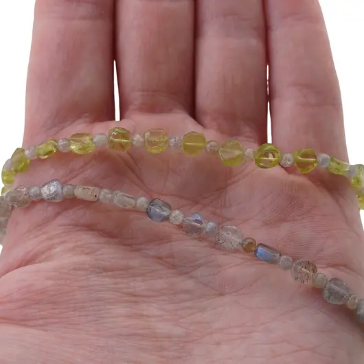 Colier Peridot banuti 5mm, Labradorit banuti 5mm, sfere 3mm si Hematit steluta aurie, imagine 3