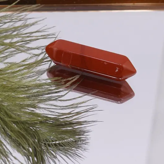 Cristal Jasp rosu pentru meditatie, dublu varf, imagine 2