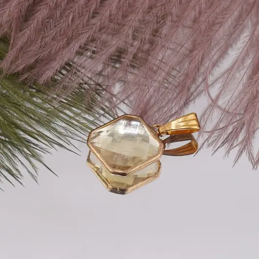 Pandantiv Citin patrat fatetat 13mm si montura aurie, imagine 2