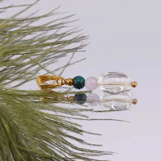 Pandantiv Cristal de stanca neuniform 10mm, Ametist lavanda si Malachit sfere 4mm, imagine 2