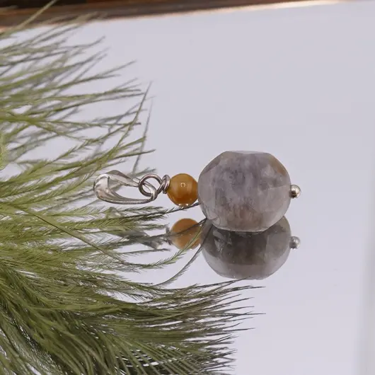 Pandantiv Labradorit banut 13mm si Ochi de tigru galben sfera 4mm, imagine 2