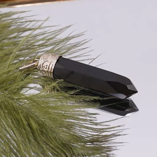 Pandantiv Turmalina cu varf fatetata si montura argintie, imagine 2