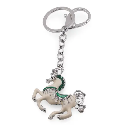 Amuleta breloc Feng Shui din metal Cal cu sa verde, 2026