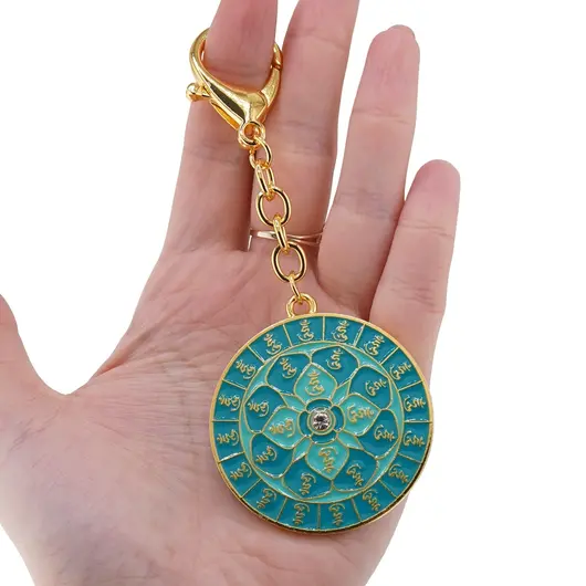 Amuleta breloc feng shui din metal cu 28 de Silabe protectoare Hum, 2026, imagine 3