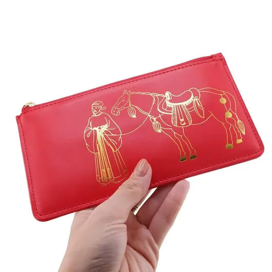 Portofel Feng Shui cu Zeul Bogatiei si Cal Tribut, rosu - 2026, imagine 3