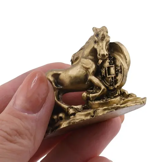 Set 6 statuete Feng Shui din rasina Cai pe monede, 3-4cm, imagine 4