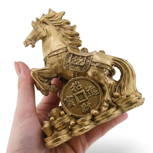 Statueta Feng Shui din rasina Cal auriu cu moneda si pepite, 11cm, imagine 3