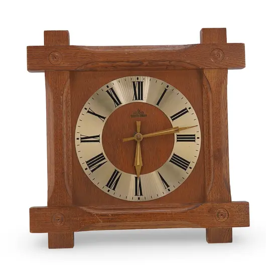 Ceas vintage din lemn, model patrat cu cifre romane - 28cm