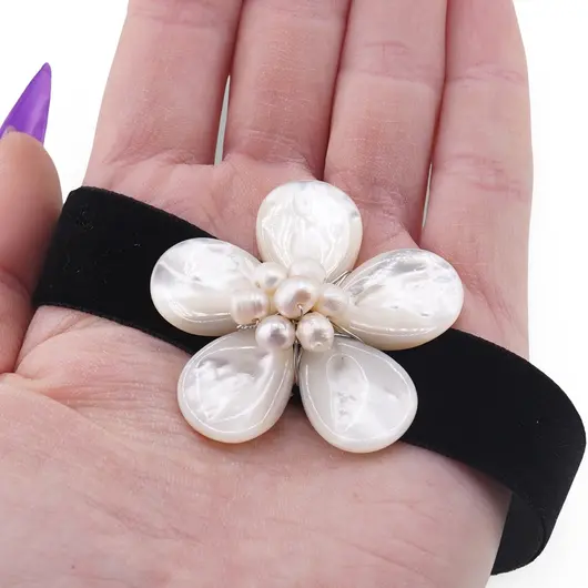 Choker model floare sidef alb si perle, 30cm, imagine 3