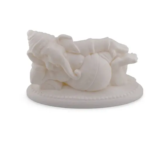 Statueta feng shui Ganesha relaxat simbolizand pacea interioara si depasirea obstacolelor fara efort, 17cm - alb