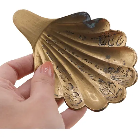 Tava vintage din alama in forma de scoica cu model gravat, 12,5cm, imagine 3
