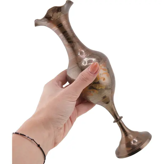 Vaza vintage din alama, model patinat si flori gravate - 25cm, imagine 3