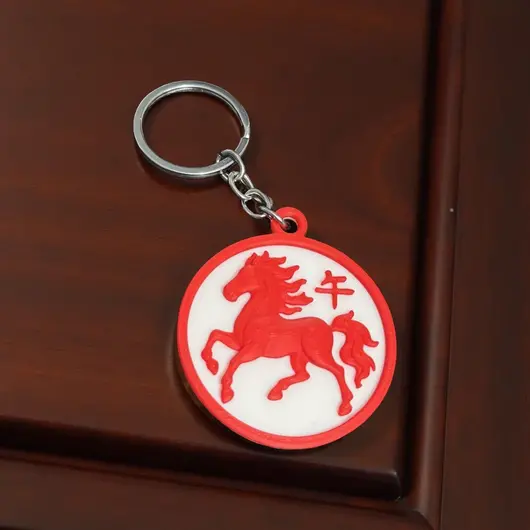 Amuleta breloc feng shui pentru Anul Calului de Foc 2026, protectie si prosperitate, rotund, 5cm, imagine 3