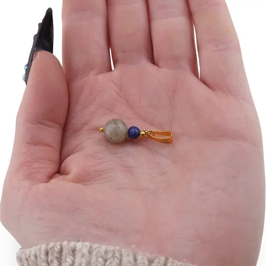 Pandantiv Labradorit sfera 8mm si Lapis lazuli sfera 4mm cu metal auriu, imagine 3