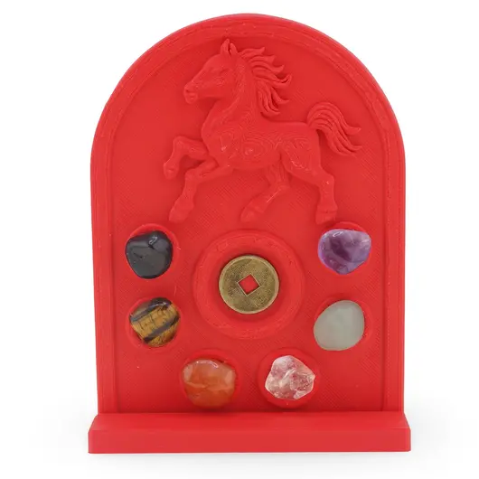 Placa Feng Shui Portalul Calului de Foc cu Moneda I-Ching si Cristale naturale pentru activarea energiei in 2026 - rosu