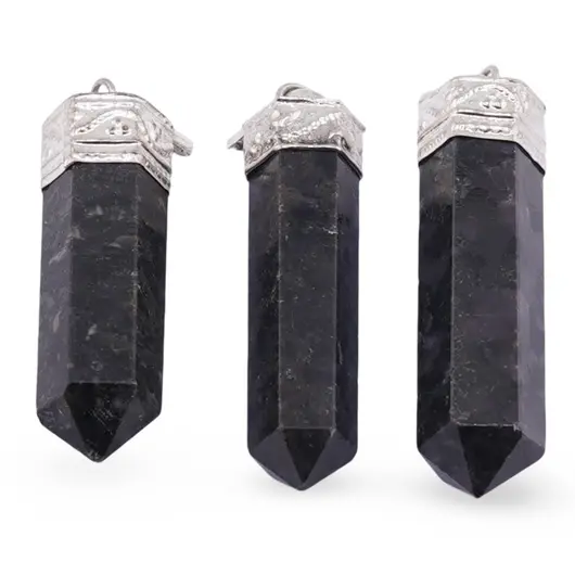 Pandantiv cu varf si montura argintie Merlinit