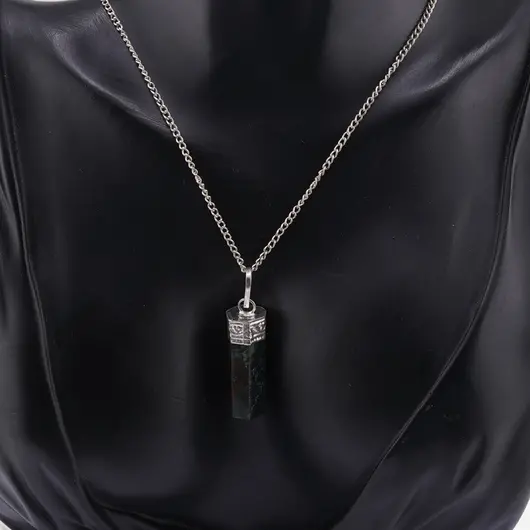 Pandantiv cu varf si montura argintie Sangele dragonului (Heliotrop), imagine 2