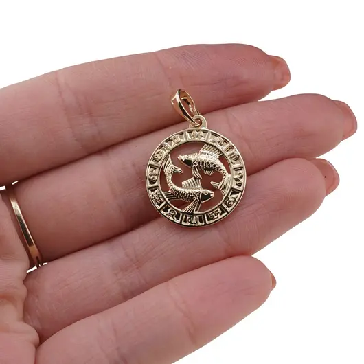 Pandantiv din cupru placat cu aur galben 18k, model rotund cu zodia Pesti, imagine 3