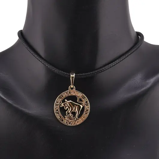 Pandantiv din cupru placat cu aur galben 18k, model rotund cu zodia Taur, imagine 2