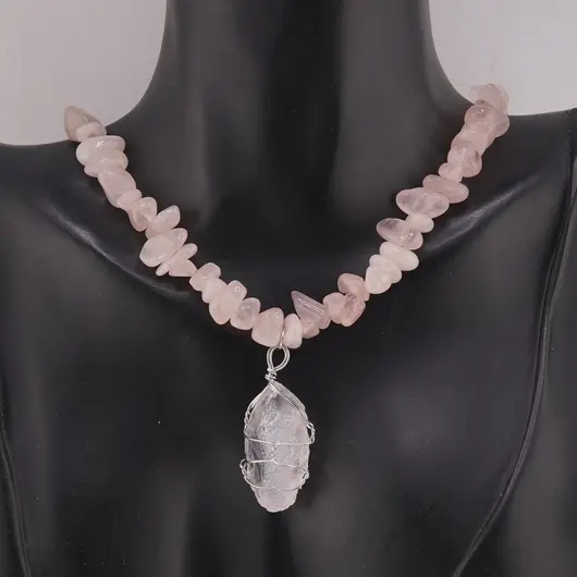 Colier Cuart roz pietre chips si pandantiv cristal brut, imagine 2