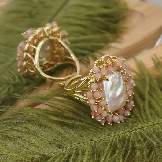 Inel reglabil cu perla de cultura si Aventurin rosu model floare, auriu, imagine 2