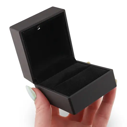Cutie premium pentru bijuterii cu LED patrata, neagra - 6cm, imagine 4