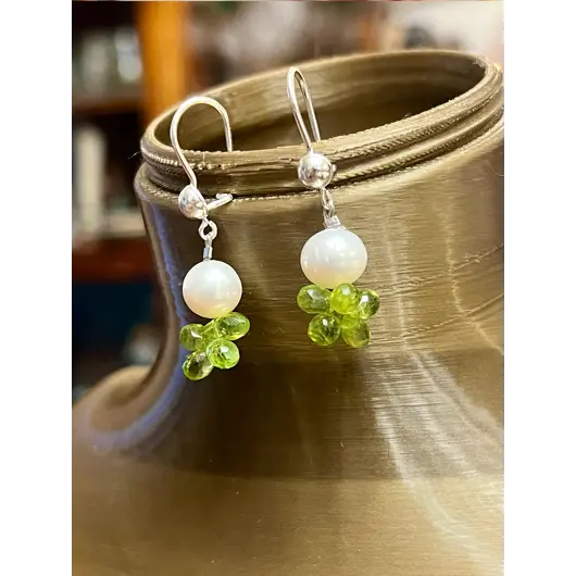 Cercei cu agatatoare Perle de cultura 7-9mm si Peridot briolete fatetate 6mm cu Argint 925, imagine 5