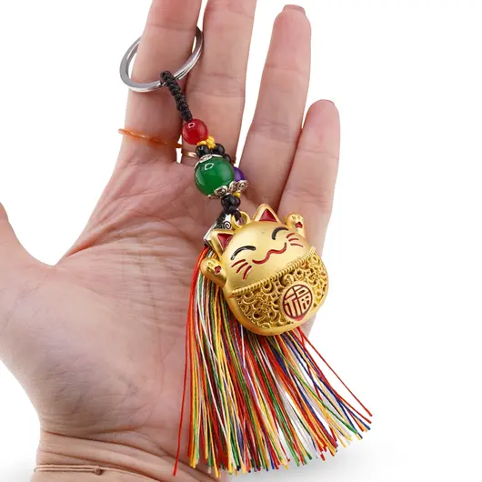 Breloc feng shui cu pisica Maneki Neko si ciucure multicolor, 11cm, imagine 3