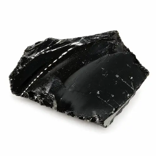 Obsidian negru brut 20-30g – produs pe fundal alb