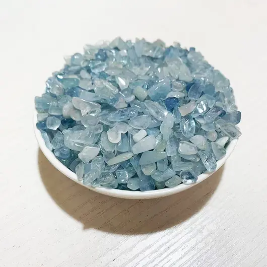 Cristale chips de acvamarin, 100 g in punguta, pietricele de 7-9 mm