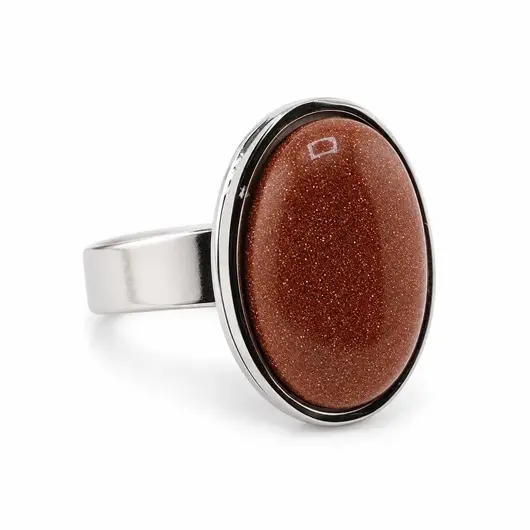 Inel reglabil Goldstone maro oval cu montura din inox, 22mm – produs pe fundal alb